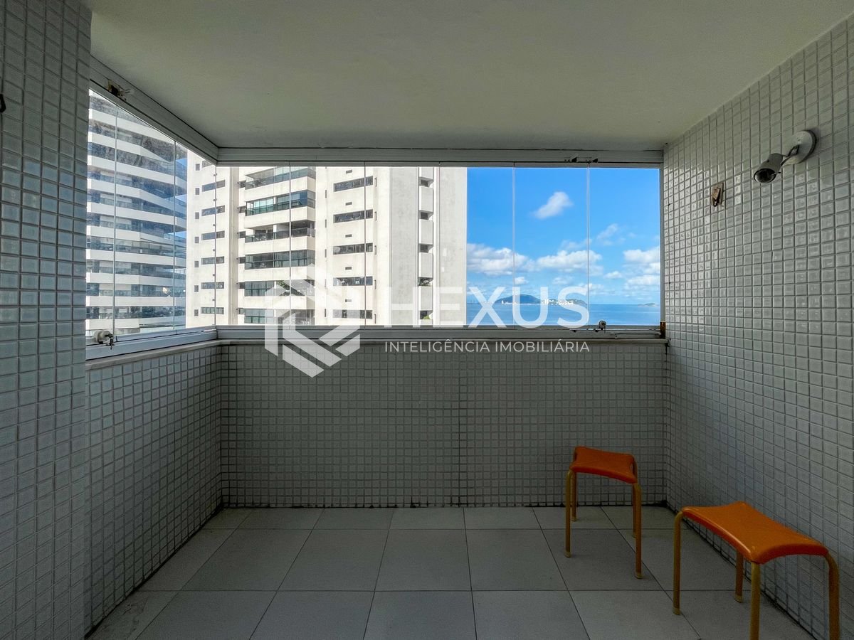 Foto 5 de Apartamento com varanda vista mar e lazer na beira mar da Praia das Asturias, Guaruja