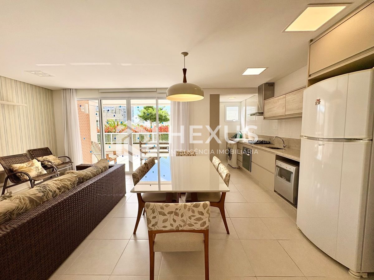 Foto 5 de Apartamento beira mar com varanda e lazer na Praia da Enseada, Guaruja