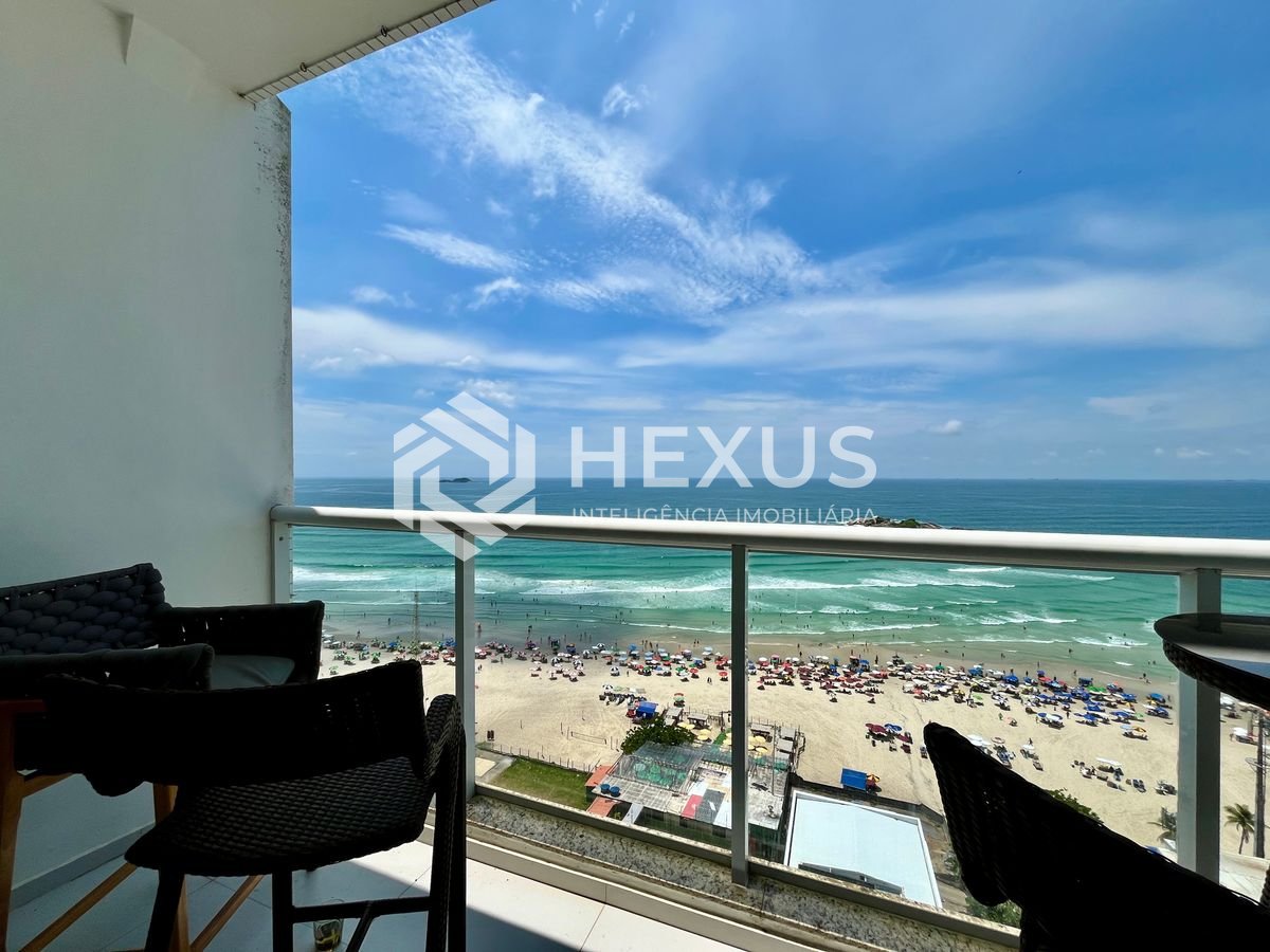 Foto 5 de Apartamento frente mar com varanda na Praia das Pitangueiras, Guaruja