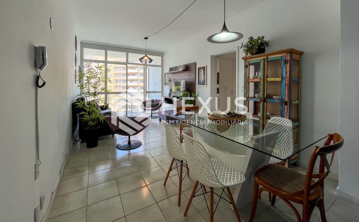 Foto 5 de Apartamento frente mar com varanda na Praia das Pitangueiras, Guaruja