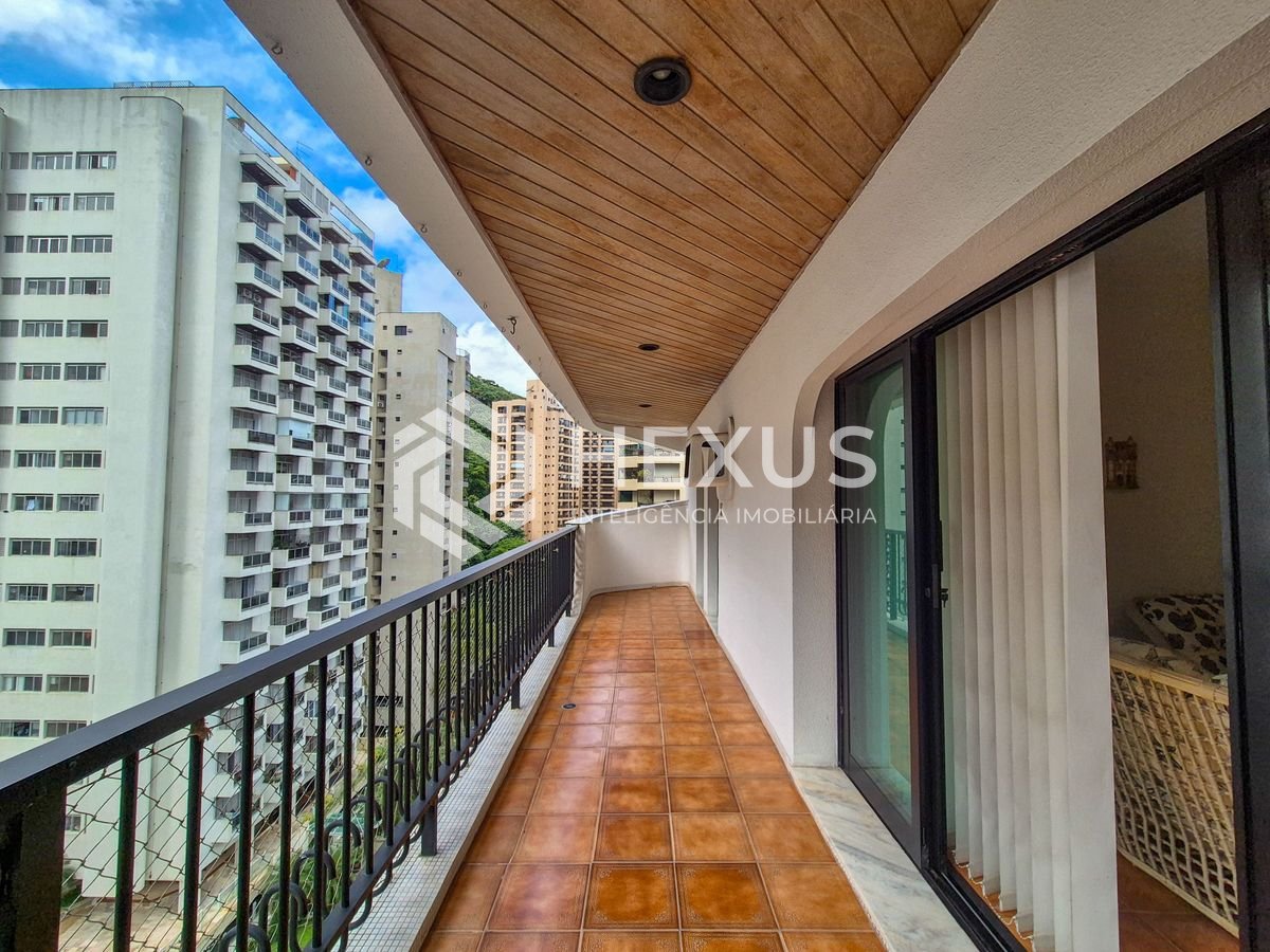 Foto 2 de Apartamento com varanda e lazer nas Pitangueiras, Guarujá