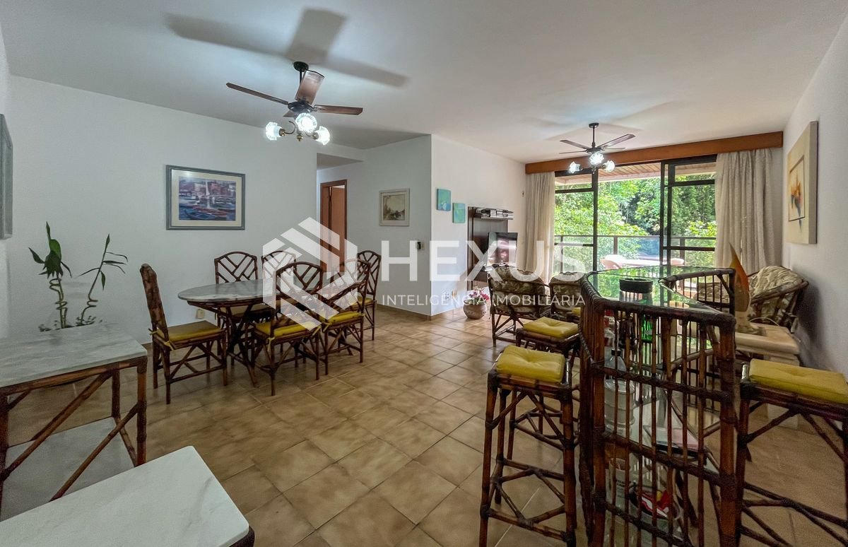 Foto 3 de Apartamento com varanda e lazer na Praia das Pitangueiras, Guaruja