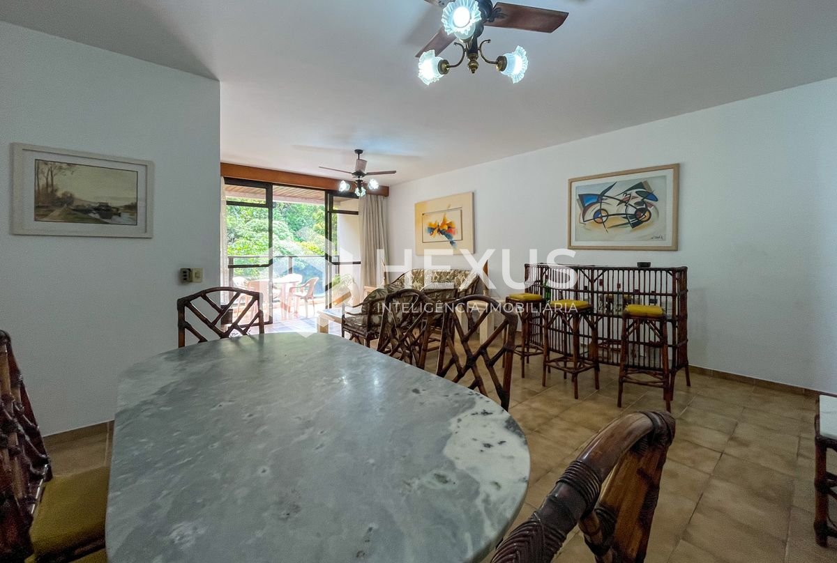 Foto 4 de Apartamento com varanda e lazer na Praia das Pitangueiras, Guaruja