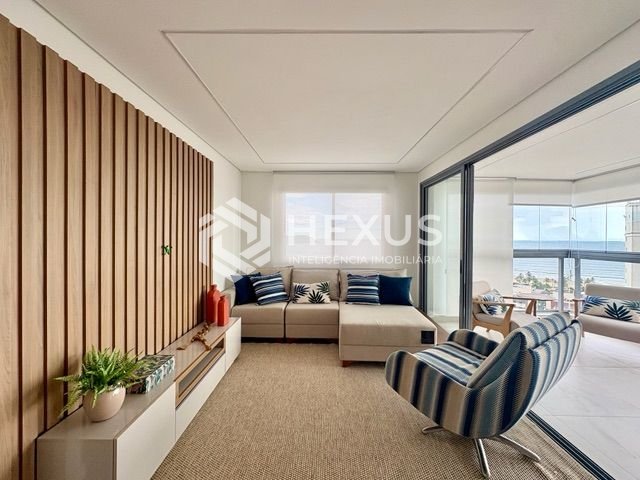 Foto 4 de Apartamento reformado com varanda gourmet vista mar e lazer na Praia da Enseada, Guaruja