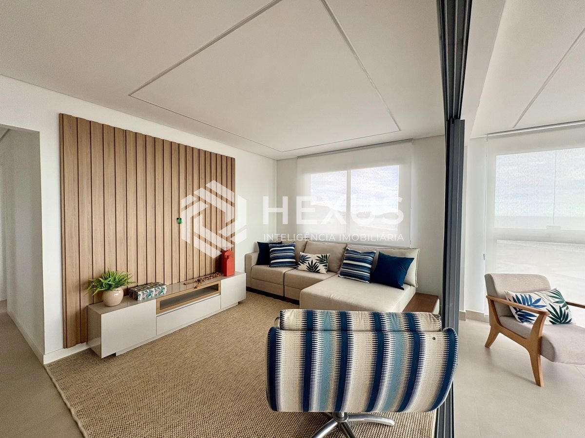 Foto 5 de Apartamento reformado com varanda gourmet vista mar e lazer na Praia da Enseada, Guaruja
