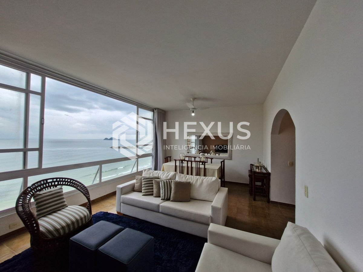 Foto 2 de Apartamento reformado frente mar na Praia das Pitangueiras, Guaruja