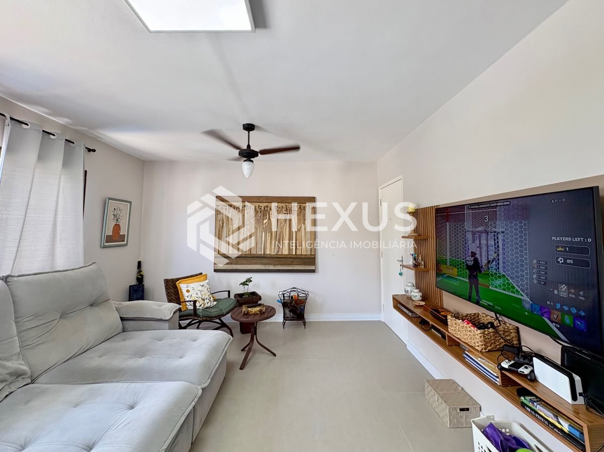 Foto 5 de Apartamento reformado com varanda na Praia da Enseada, Guaruja