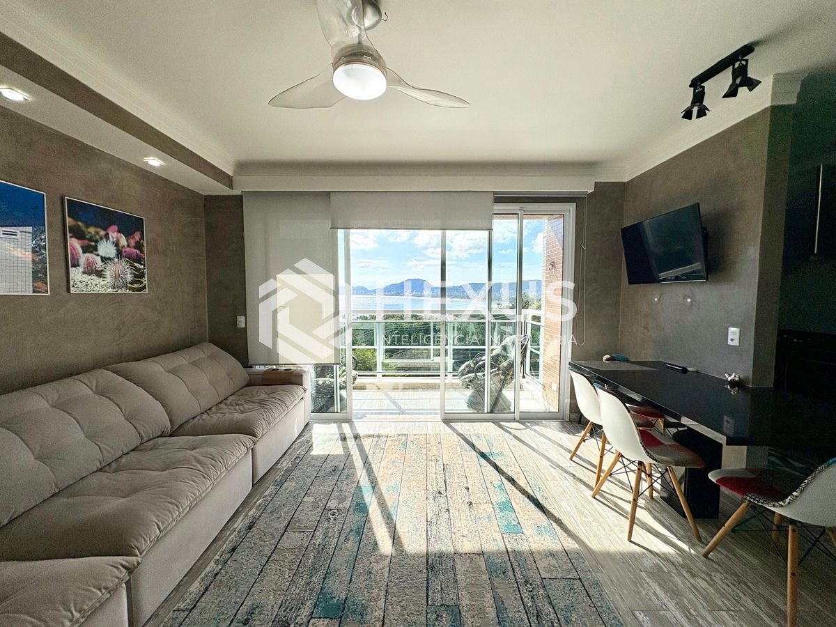 Foto 2 de Apartamento beira mar com varanda e lazer na Praia da Enseada, Guaruja