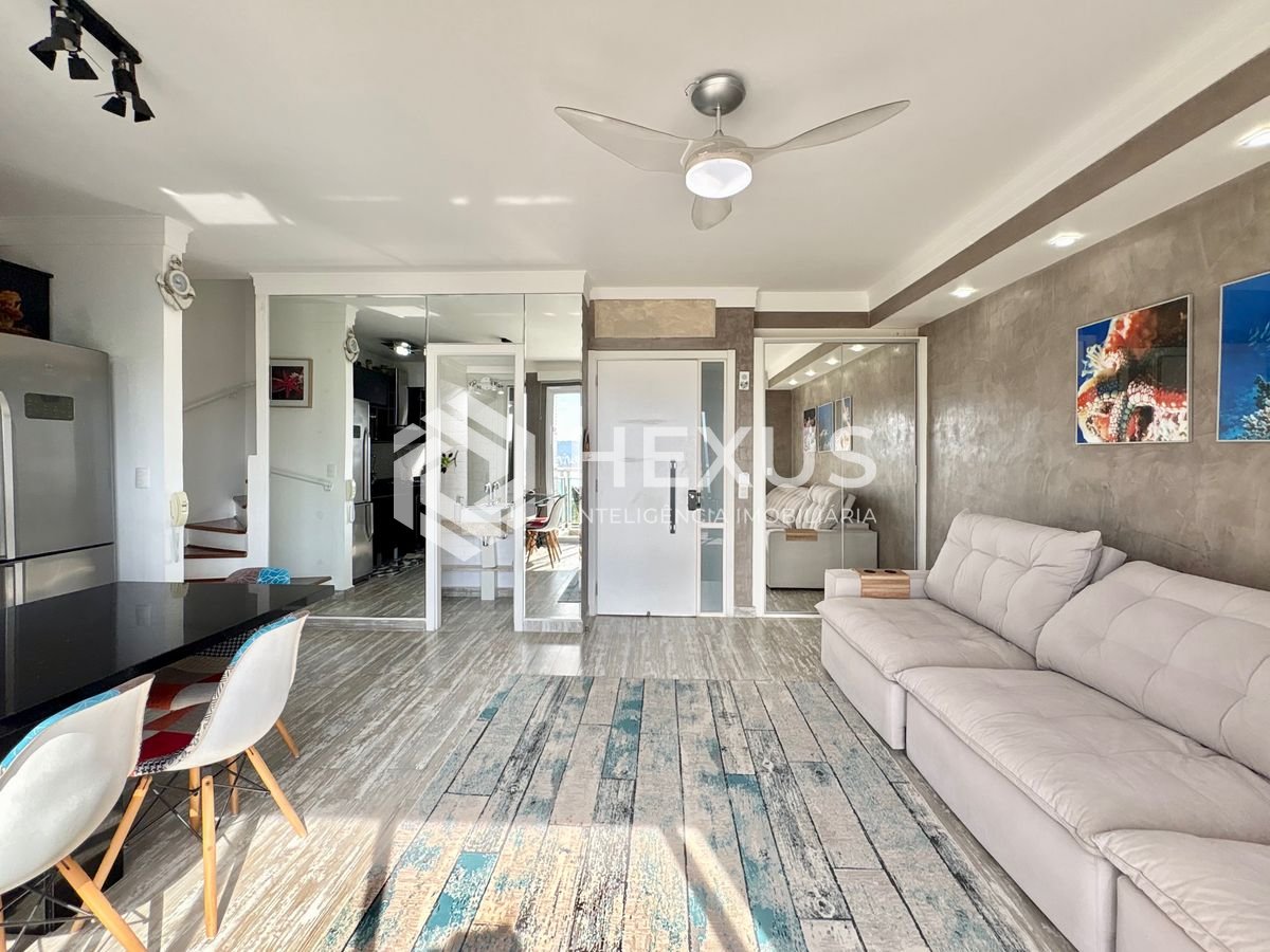 Foto 3 de Apartamento beira mar com varanda e lazer na Praia da Enseada, Guaruja