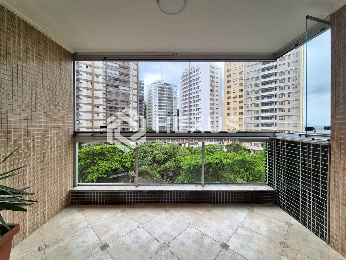 Foto 3 de Apartamento com varanda vista mar na beira mar da Praia das Pitangueiras, Guaruja