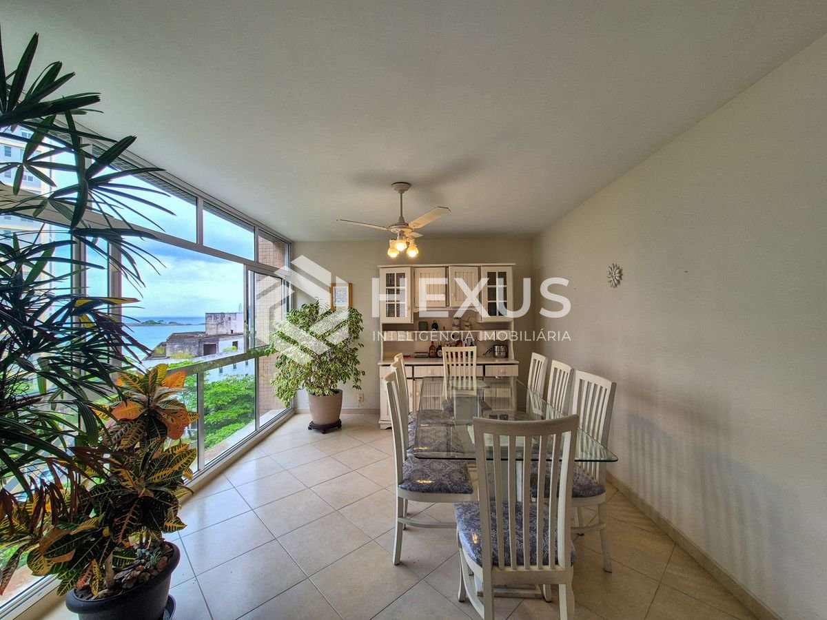 Foto 4 de Apartamento com varanda vista mar na beira mar da Praia das Pitangueiras, Guaruja
