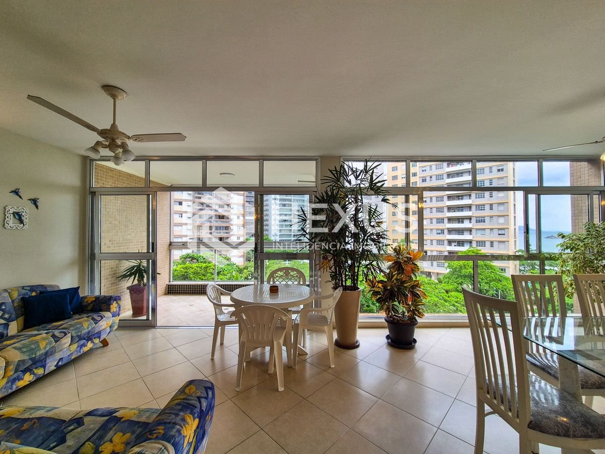 Foto 5 de Apartamento com varanda vista mar na beira mar da Praia das Pitangueiras, Guaruja