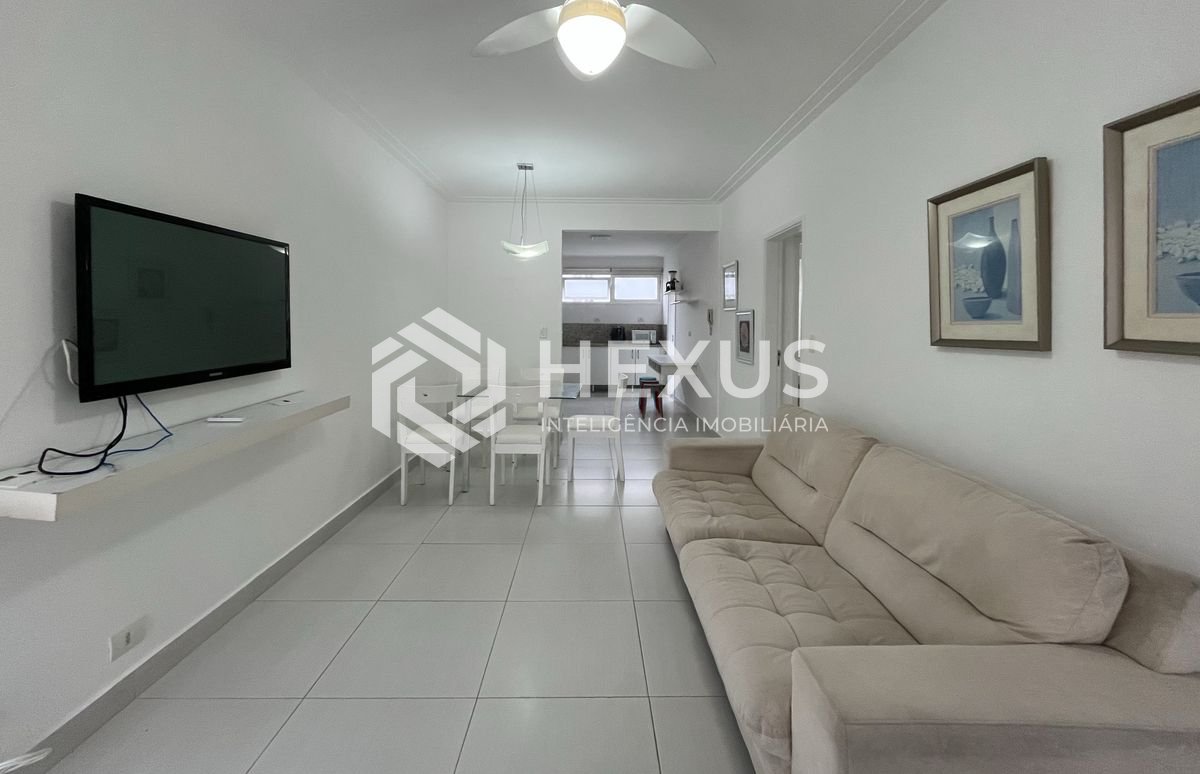 Foto 3 de Apartamento reformado com varanda na beira mar da Praia das Pitangueiras, Guaruja