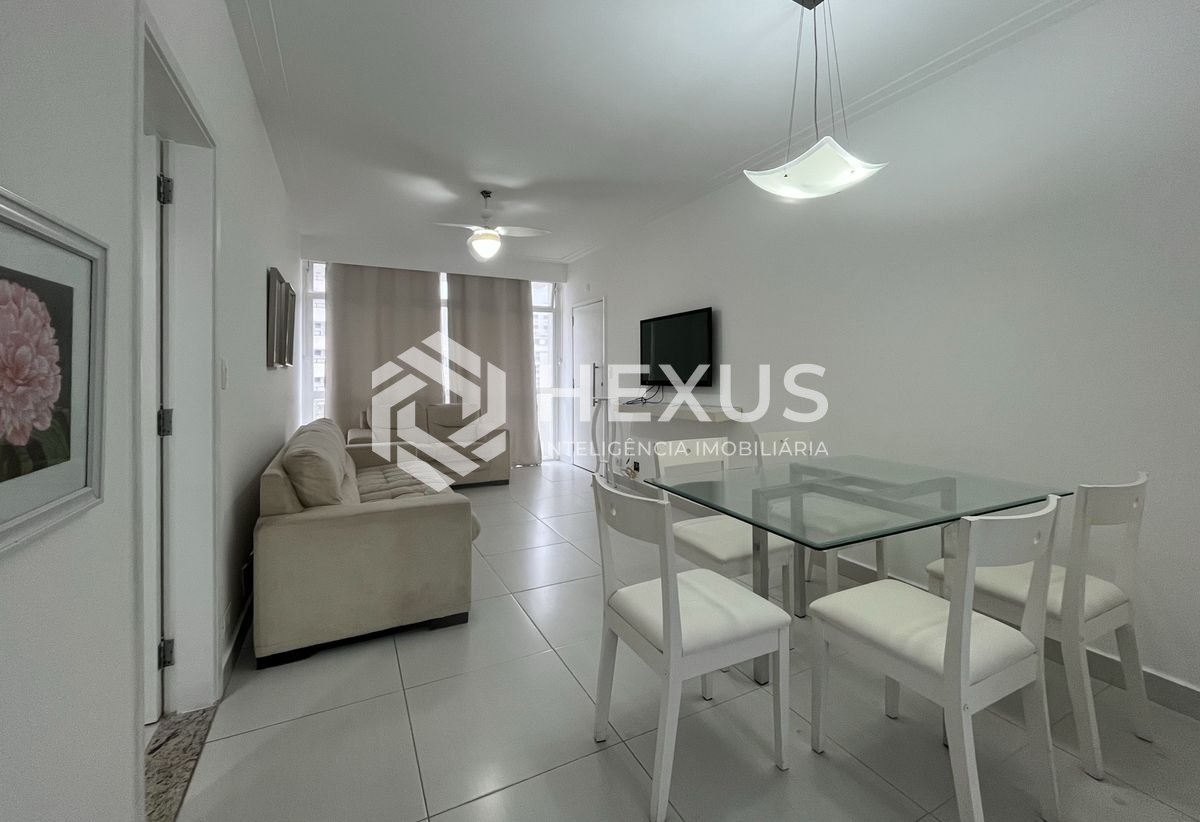 Foto 5 de Apartamento reformado com varanda na beira mar da Praia das Pitangueiras, Guaruja
