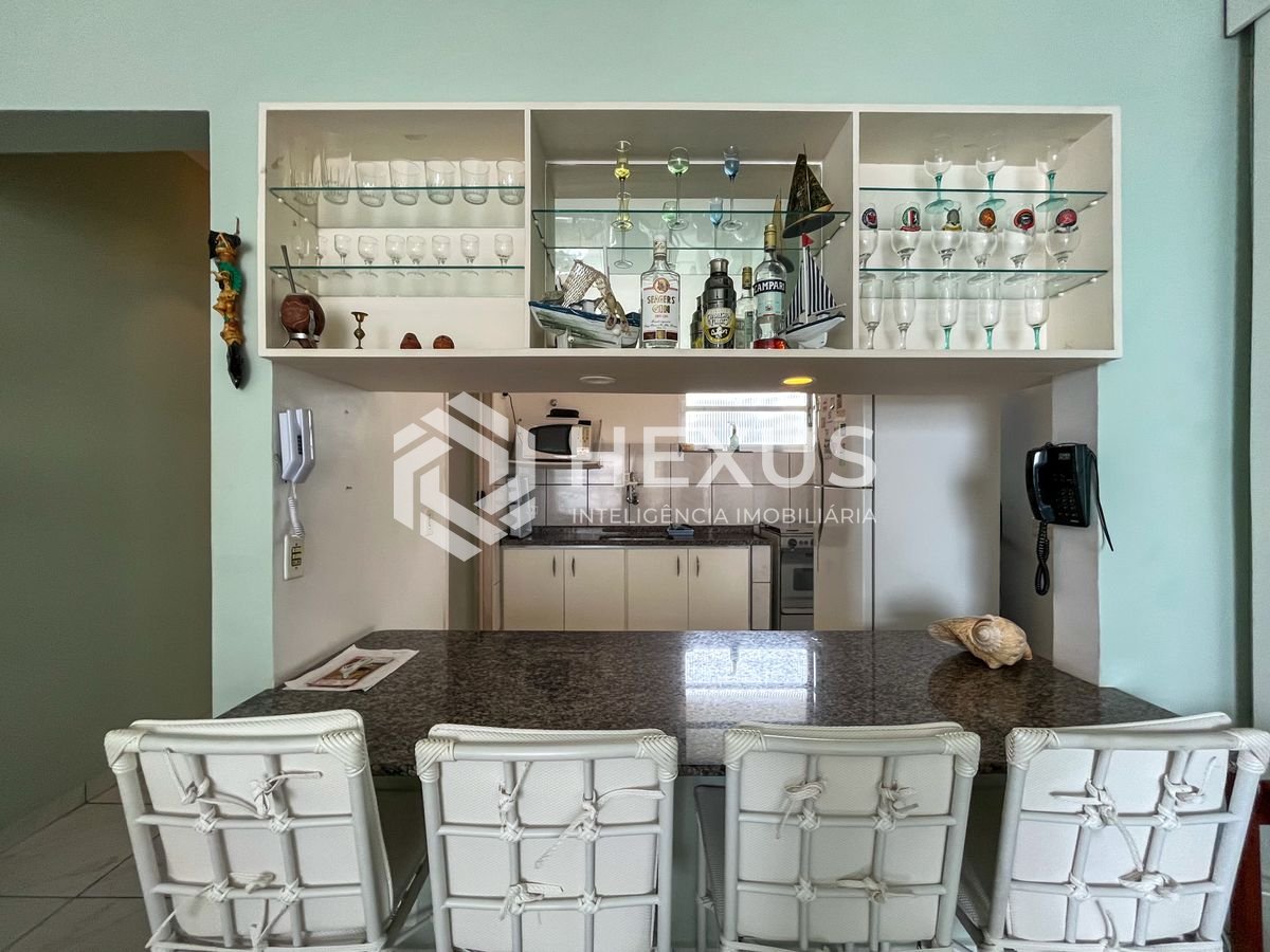 Foto 4 de Apartamento com vista mar na beira mar da Praia das Pitangueiras, Guarujá