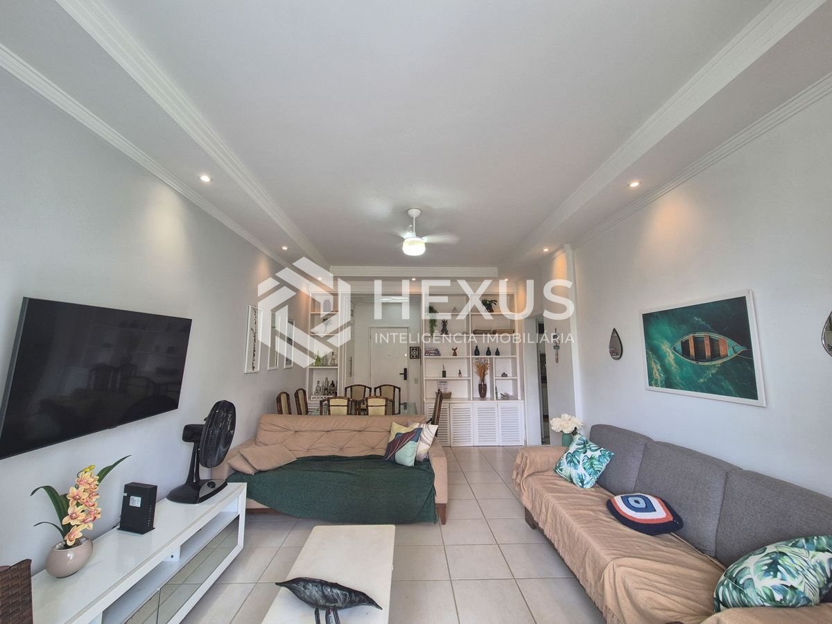 Foto 3 de Apartamento com varanda e vista mar na beira mar da Praia das Pitangueiras, Guaruja