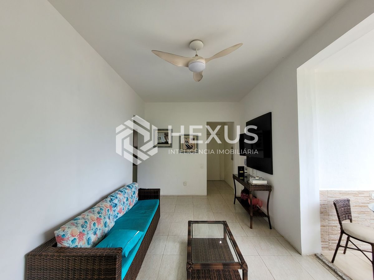 Foto 2 de Apartamento com varanda e vista mar na beira mar da Praia das Pitangueiras, Guaruja
