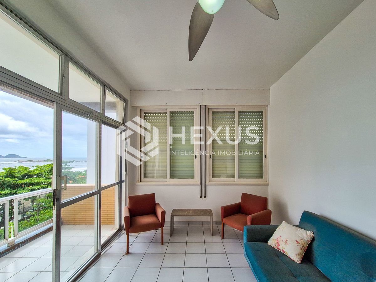 Foto 4 de Apartamento beira mar com varanda na Praia das Pitangueiras, Guaruja