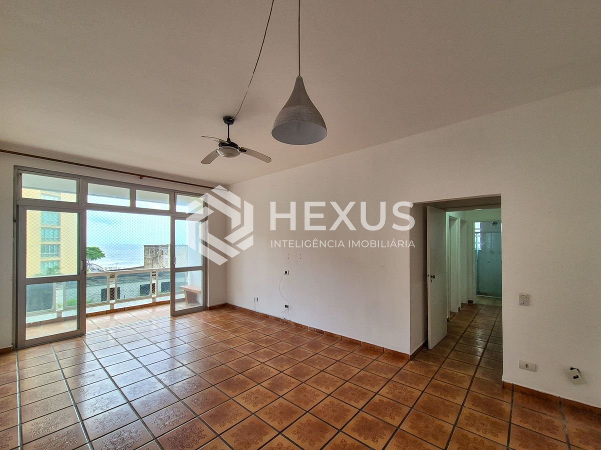 Foto 3 de Apartamento beira mar com varanda na Praia das Pitangueiras, Guaruja