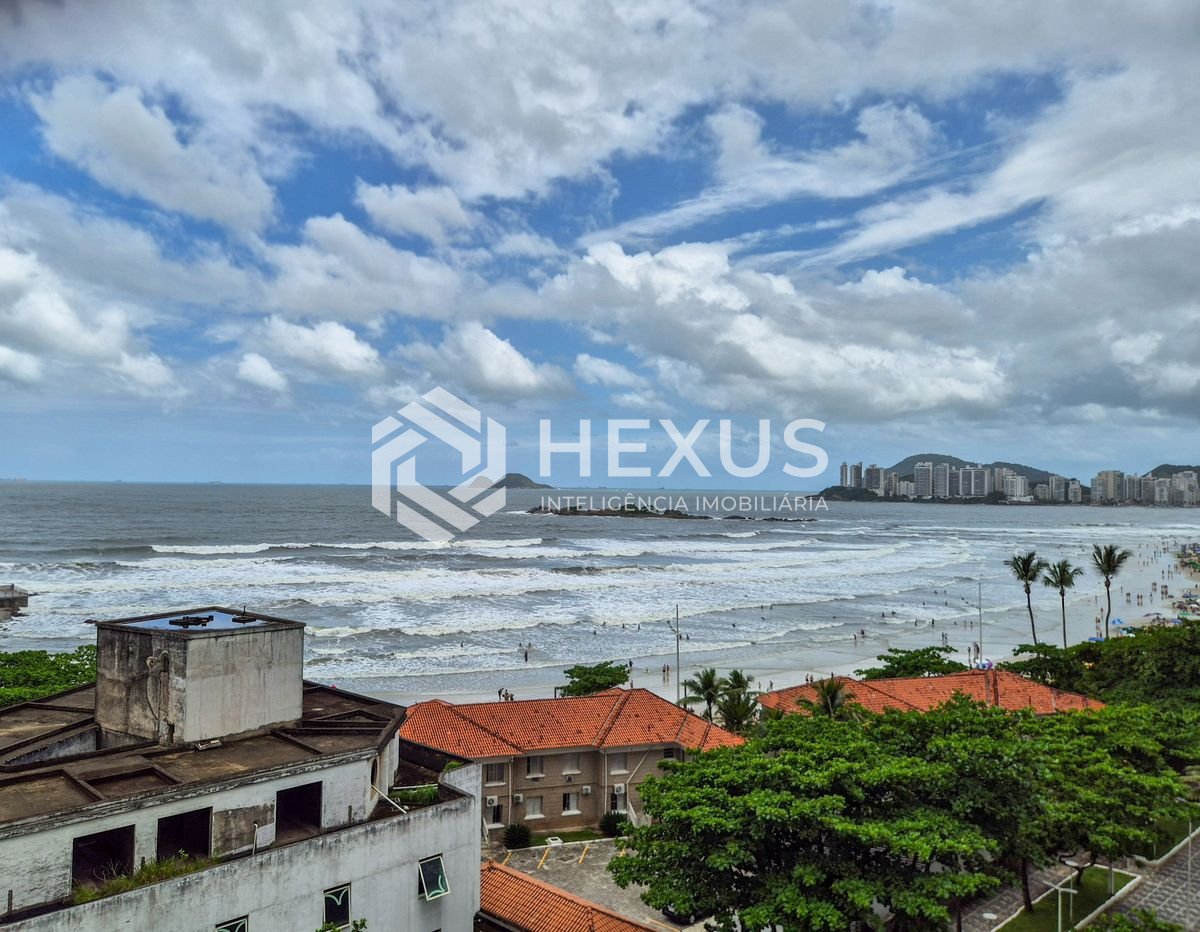 Foto 2 de Apartamento beira mar reformado com varanda na Praia das Pitangueiras, Guaruja