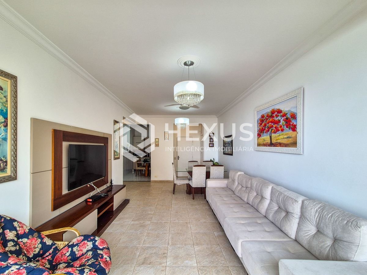 Foto 4 de Apartamento beira mar reformado com varanda na Praia das Pitangueiras, Guaruja