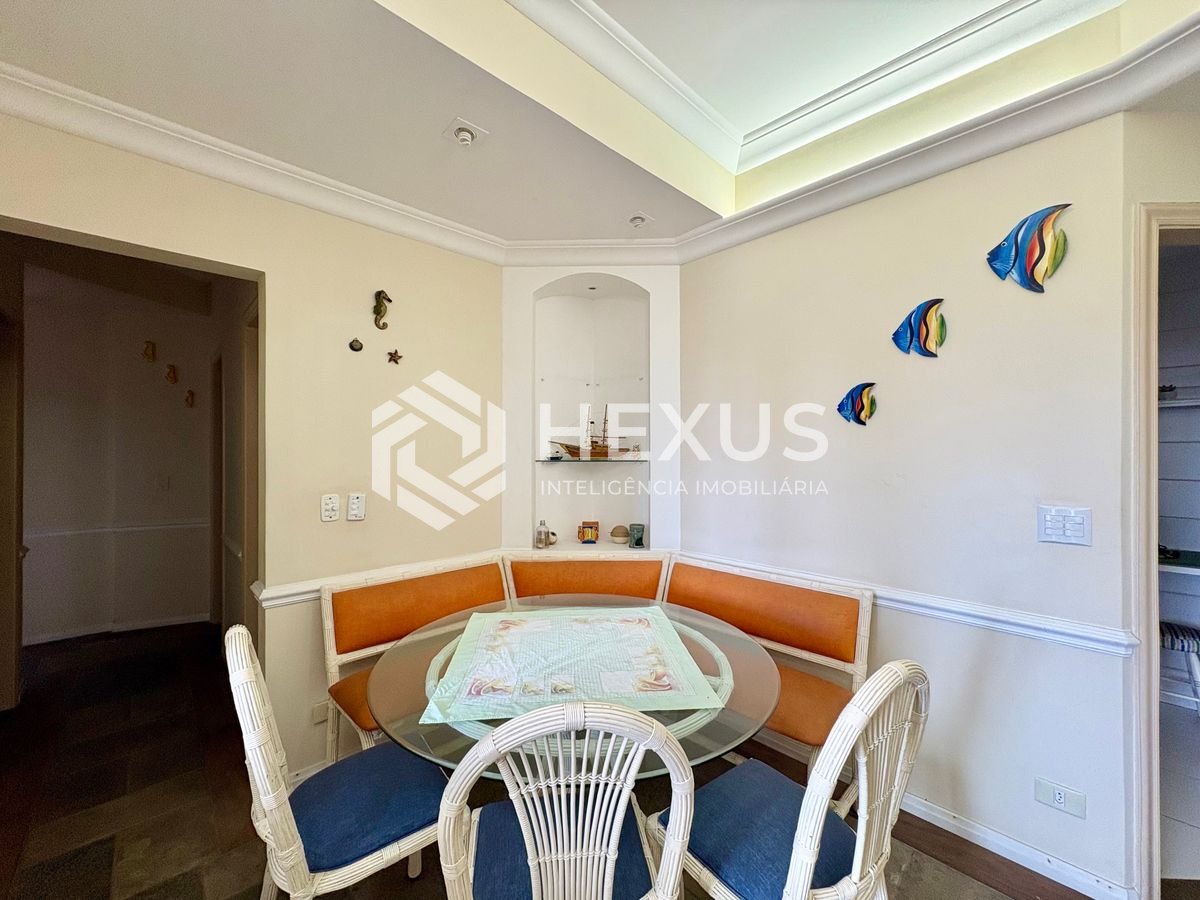 Foto 4 de Apartamento com varanda vista mar e lazer na Praia da Enseada, Guaruja
