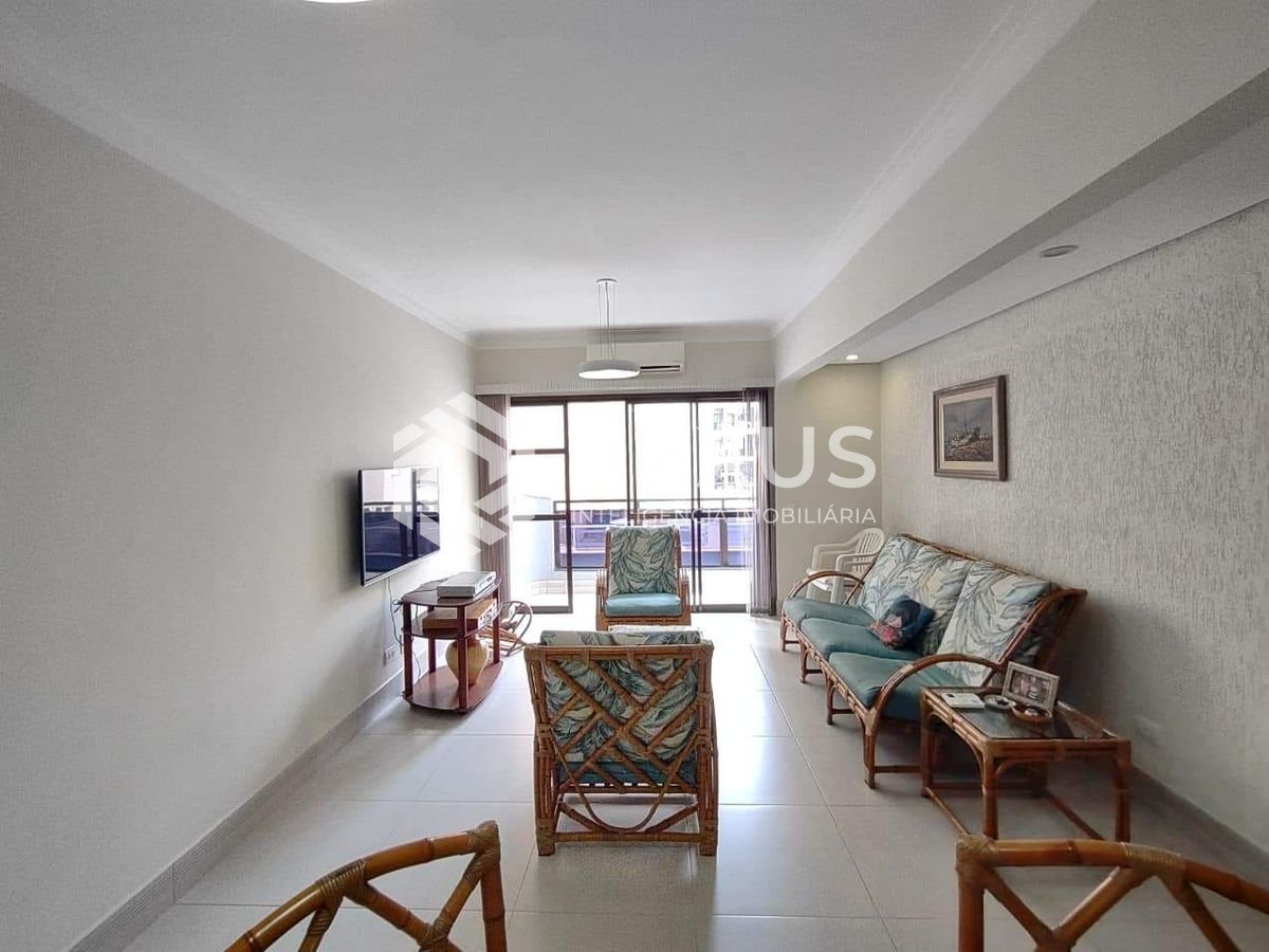 Foto 3 de Apartamento com varanda e lazer na Praia da Enseada, Guaruja