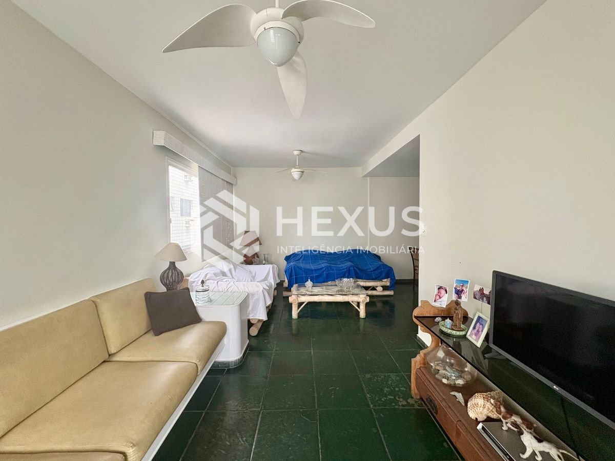 Foto 3 de Apartamento com varanda e lazer na Praia da Enseada, Guaruja