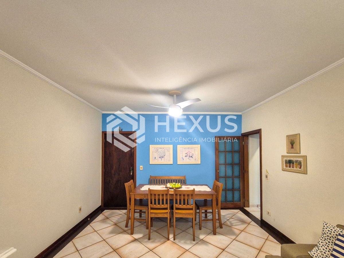 Foto 3 de Apartamento reformado e mobiliado a venda na praia das Pitangueiras Guaruja