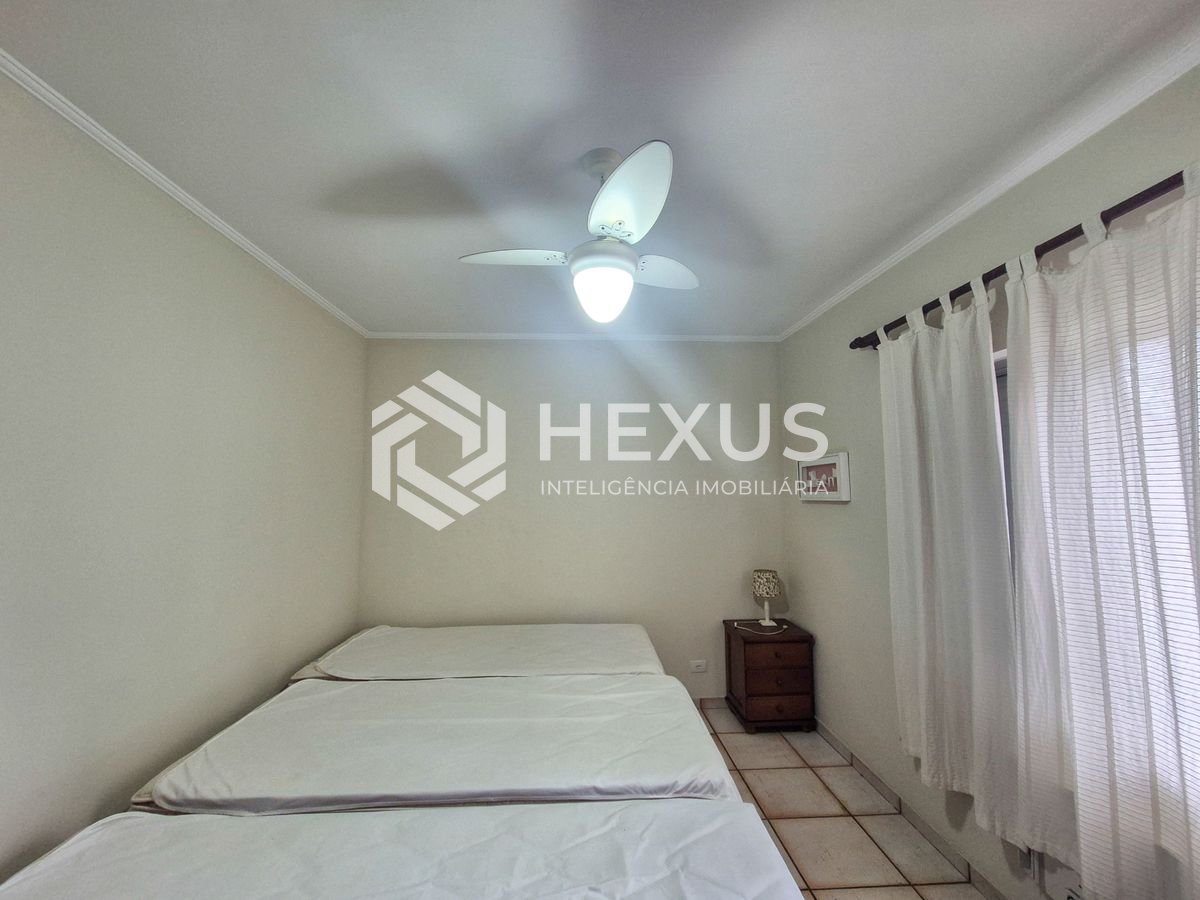Foto 5 de Apartamento reformado e mobiliado a venda na praia das Pitangueiras Guaruja