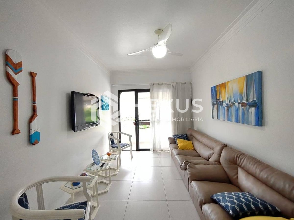 Foto 2 de Apartamento reformado com varanda e lazer na Praia da Enseada, Guaruja