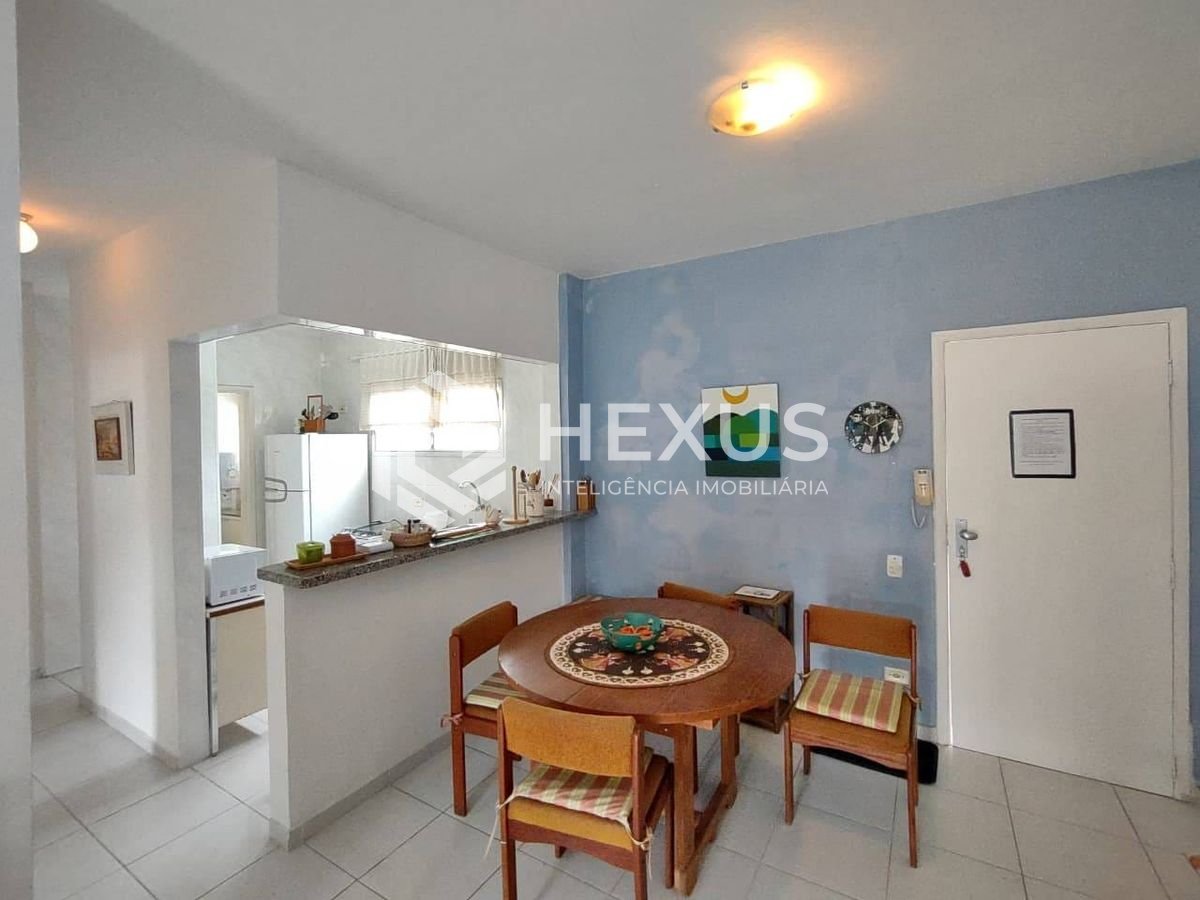Foto 5 de Apartamento reformado com varanda e lazer na Praia da Enseada, Guaruja