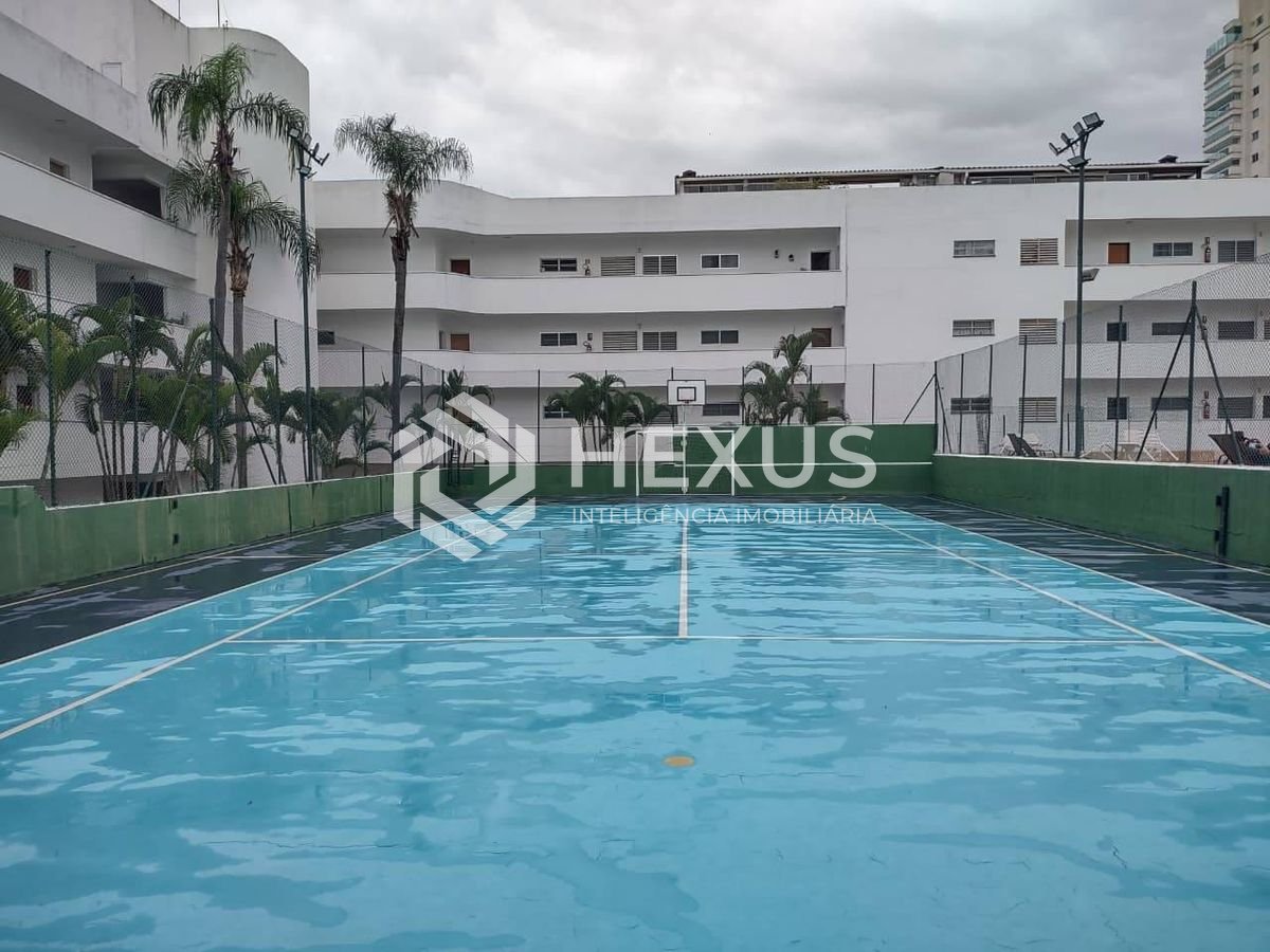 Foto 3 de Apartamento reformado com varanda e lazer na Enseada, Guarujá