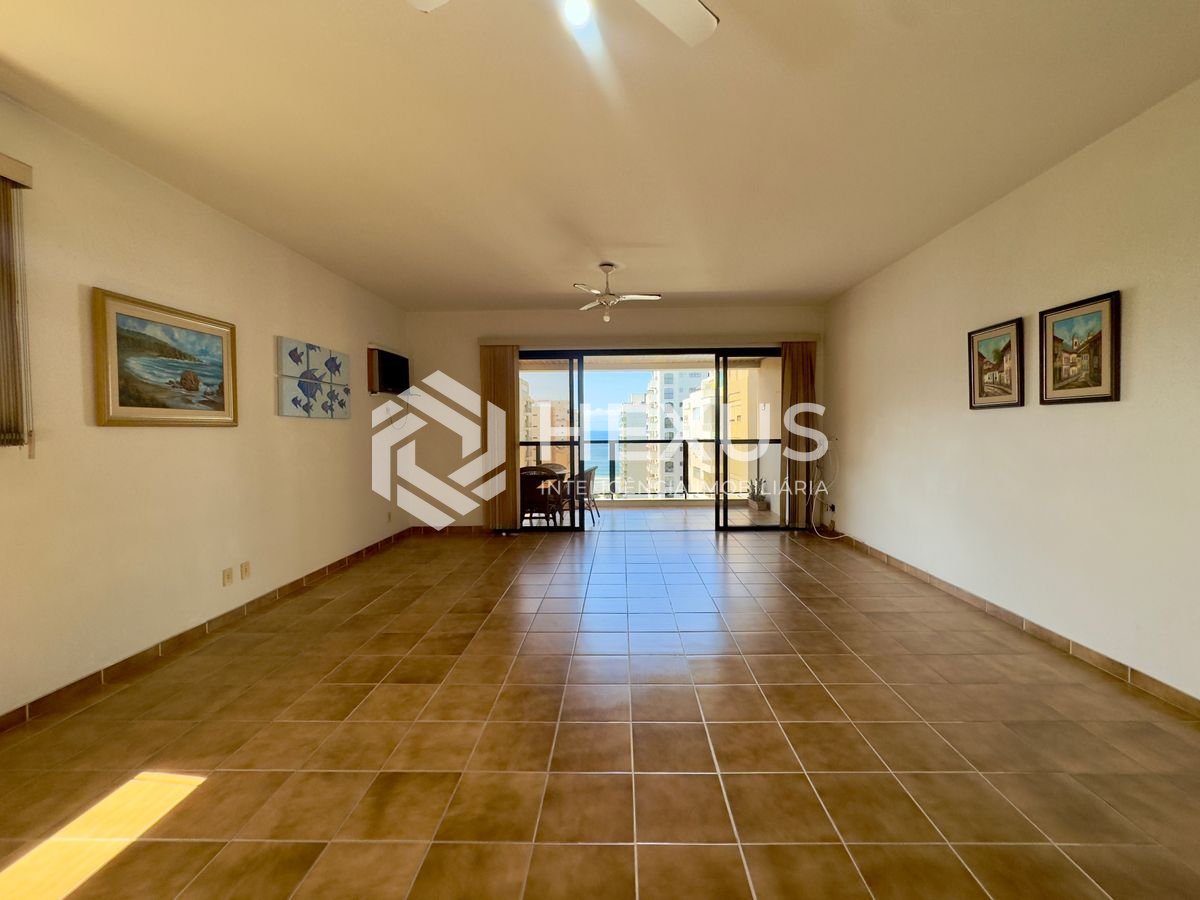 Foto 4 de Apartamento com varanda vista mar e lazer a 2 quadras da praia na região da Vila Maia nas Pitangueiras, Guarujá