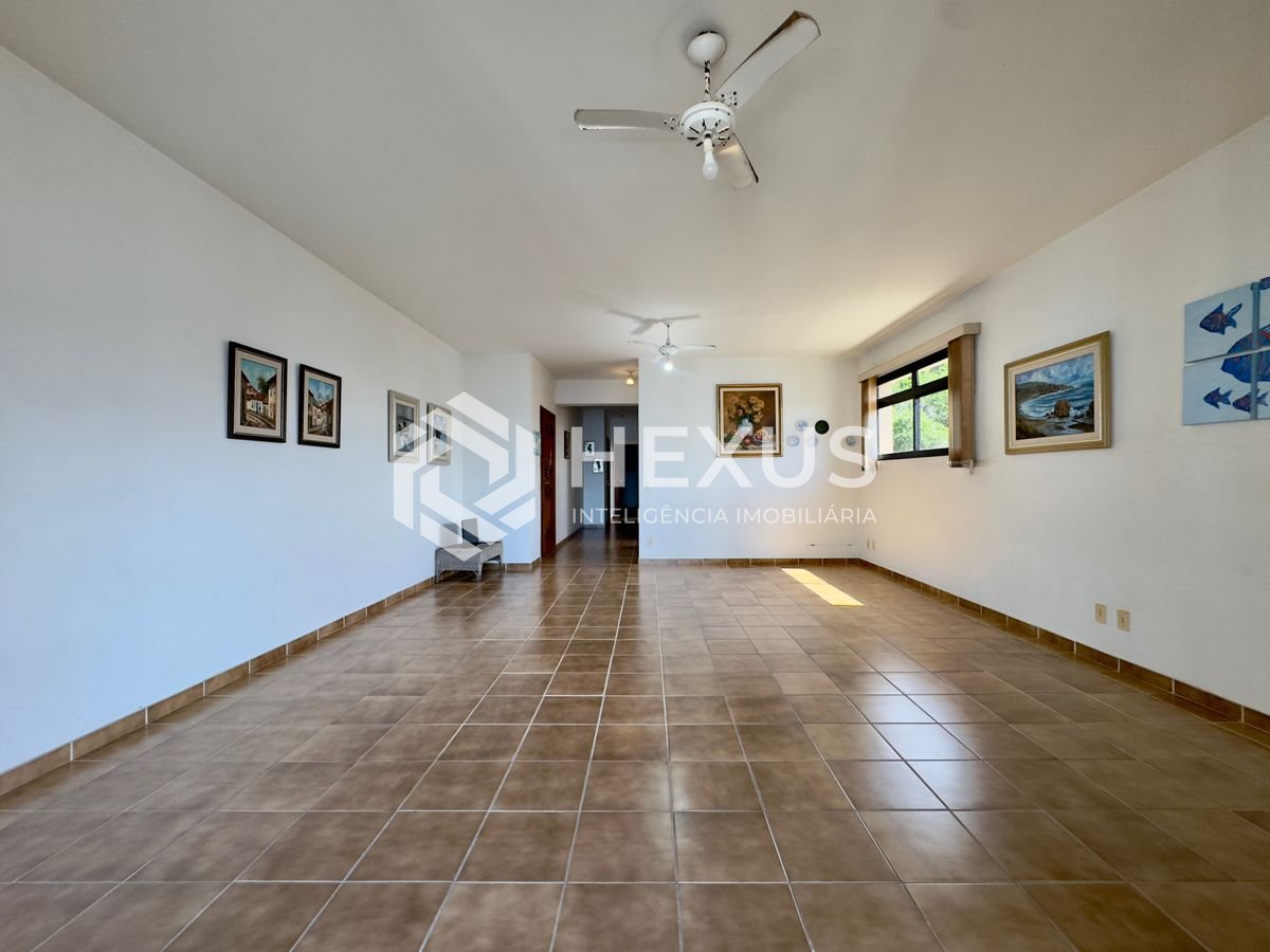 Foto 5 de Apartamento com varanda vista mar e lazer a 2 quadras da praia na região da Vila Maia nas Pitangueiras, Guarujá