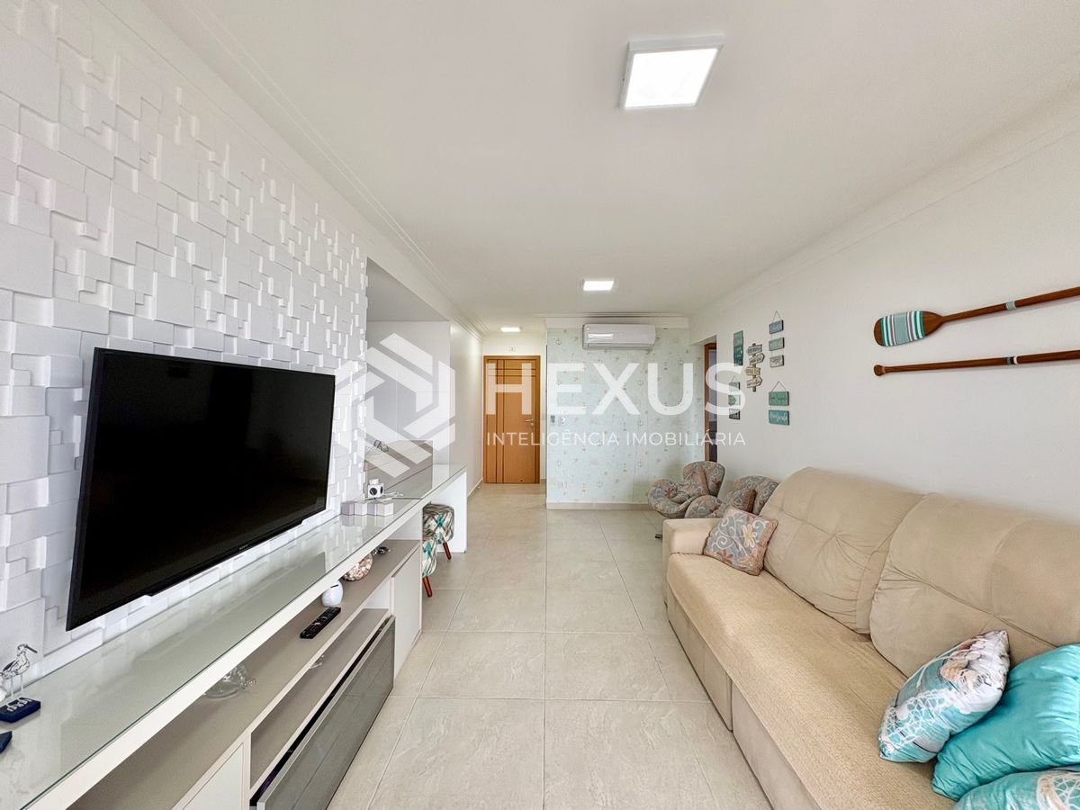 Foto 4 de Apartamento reformado com varanda gourmet vista mar e lazer na Praia da Enseada, Guaruja