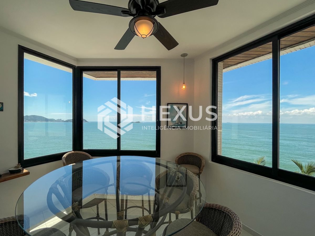 Foto 3 de Apartamento frente mar com varanda gourmet na Praia das Pitangueiras, Guaruja