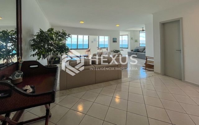 Foto 5 de Apartamento frente mar com varanda gourmet na Praia das Pitangueiras, Guaruja