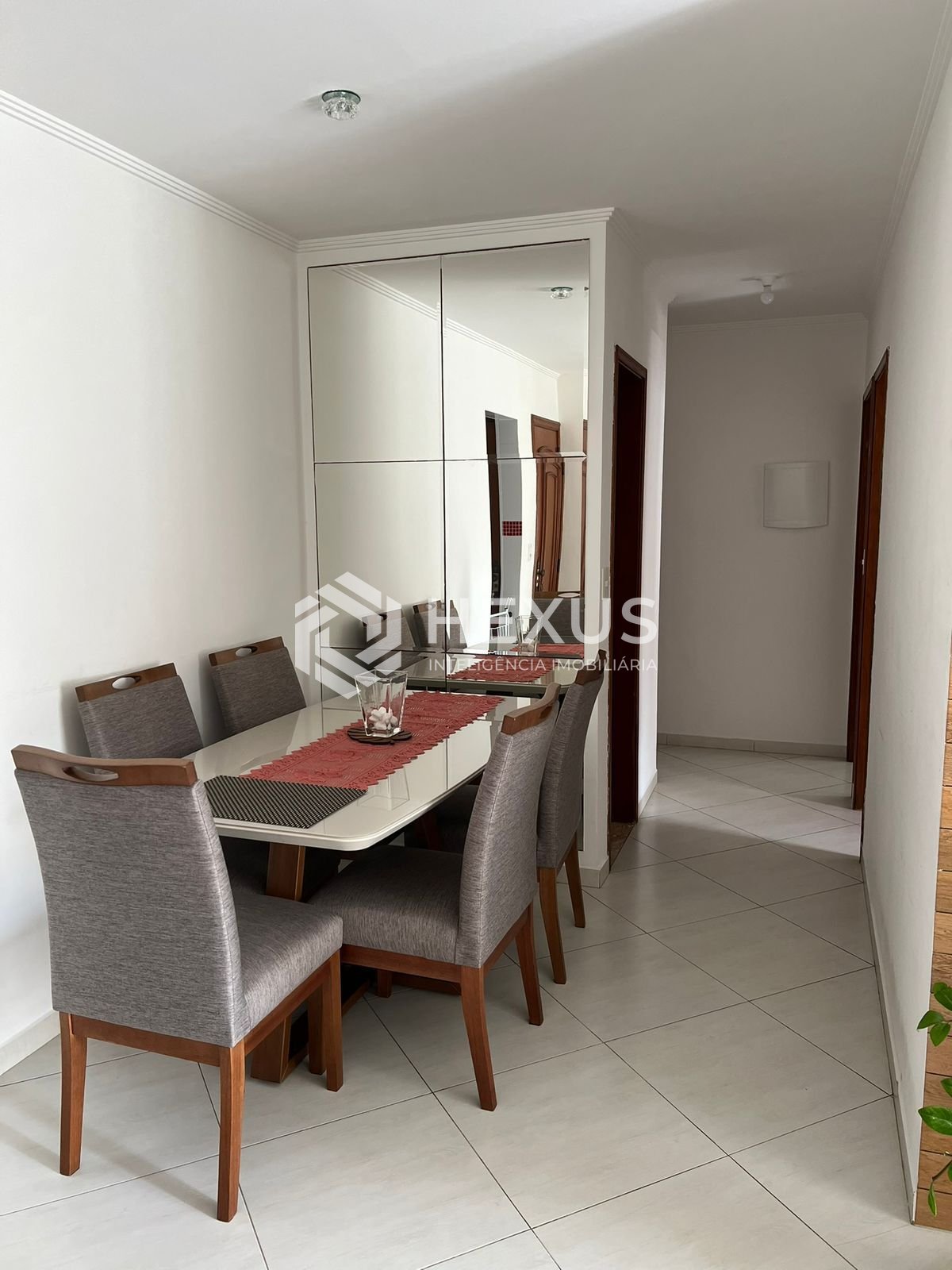 Foto 4 de Apartamento reformado com varanda na Praia das Asturias, Guaruja