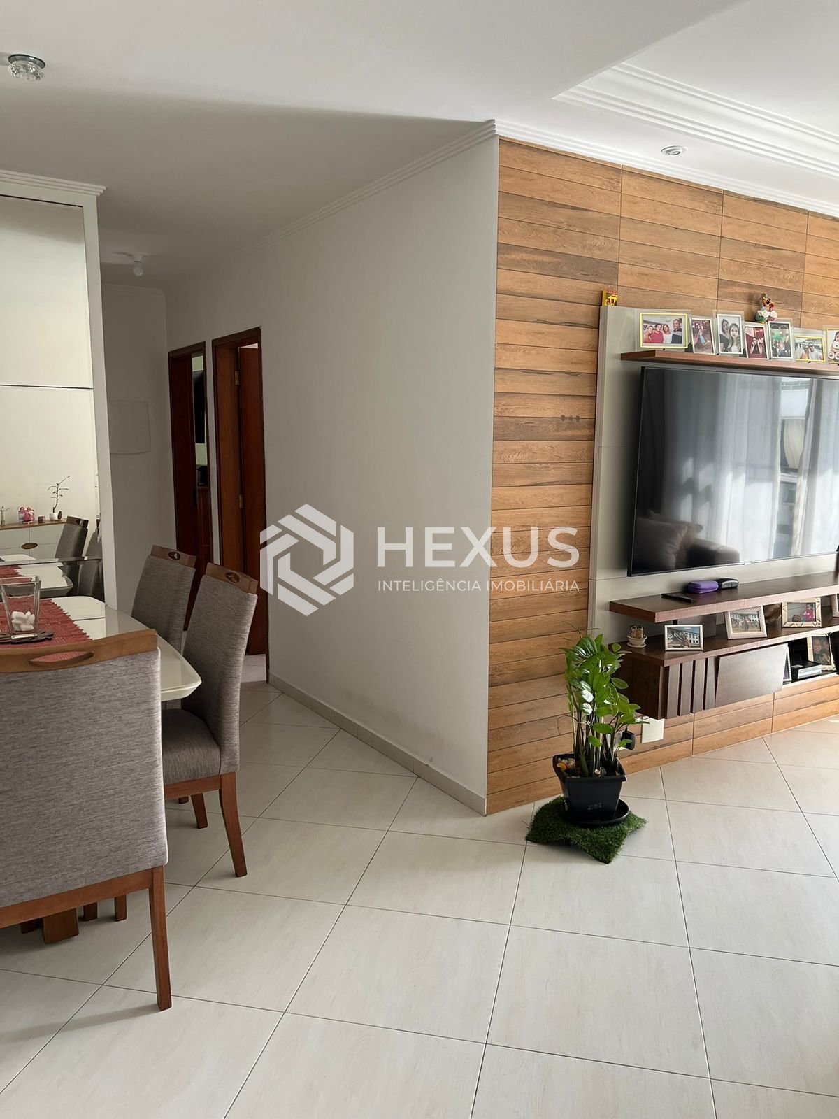 Foto 5 de Apartamento reformado com varanda na Praia das Asturias, Guaruja