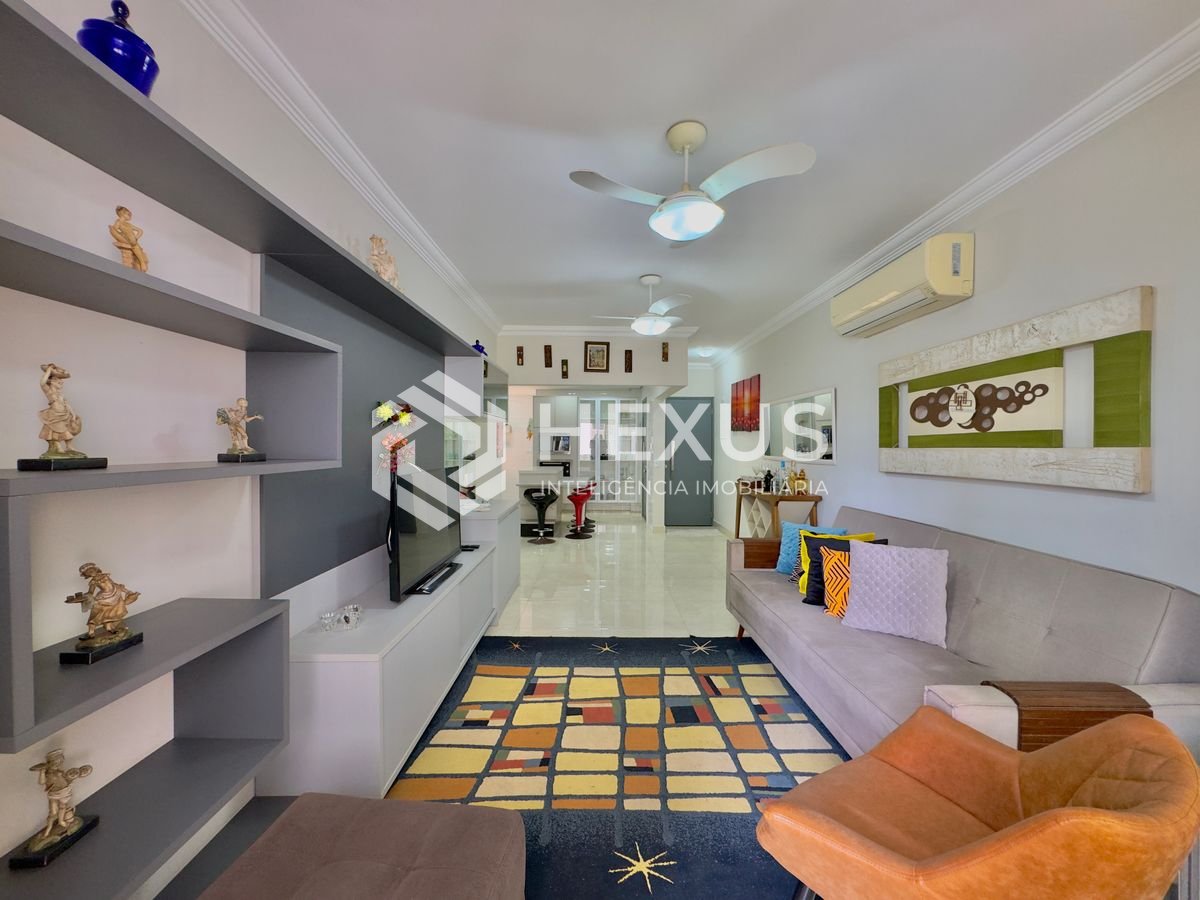 Foto 3 de Apartamento reformado com varanda e lazer na beira mar da Praia das Asturias, Guaruja