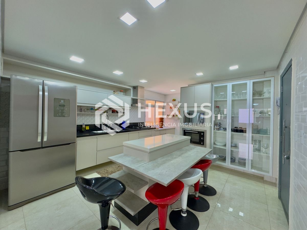 Foto 5 de Apartamento reformado com varanda e lazer na beira mar da Praia das Asturias, Guaruja