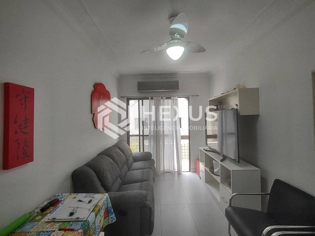 Foto 3 de Apartamento reformado com varanda e lazer na Praia da Enseada, Guaruja