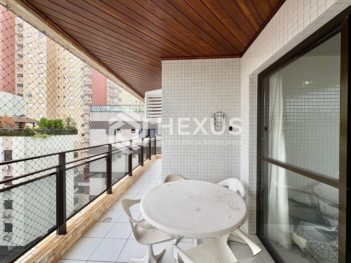 Foto 5 de Apartamento com varanda e lazer na Praia da Enseada, Guaruja