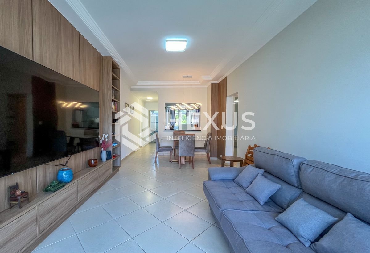 Foto 5 de Apartamento reformado frente mar com varanda na Praia das Pitangueiras, Guarujá