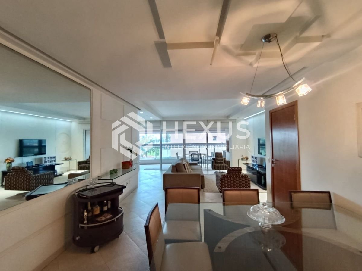 Foto 4 de Apartamento frente mar com varanda gourmet e lazer na Praia da Enseada, Guaruja
