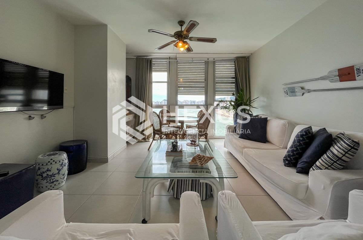 Foto 2 de Apartamento frente mar com vista mar na Praia das Pitangueiras, Guaruja
