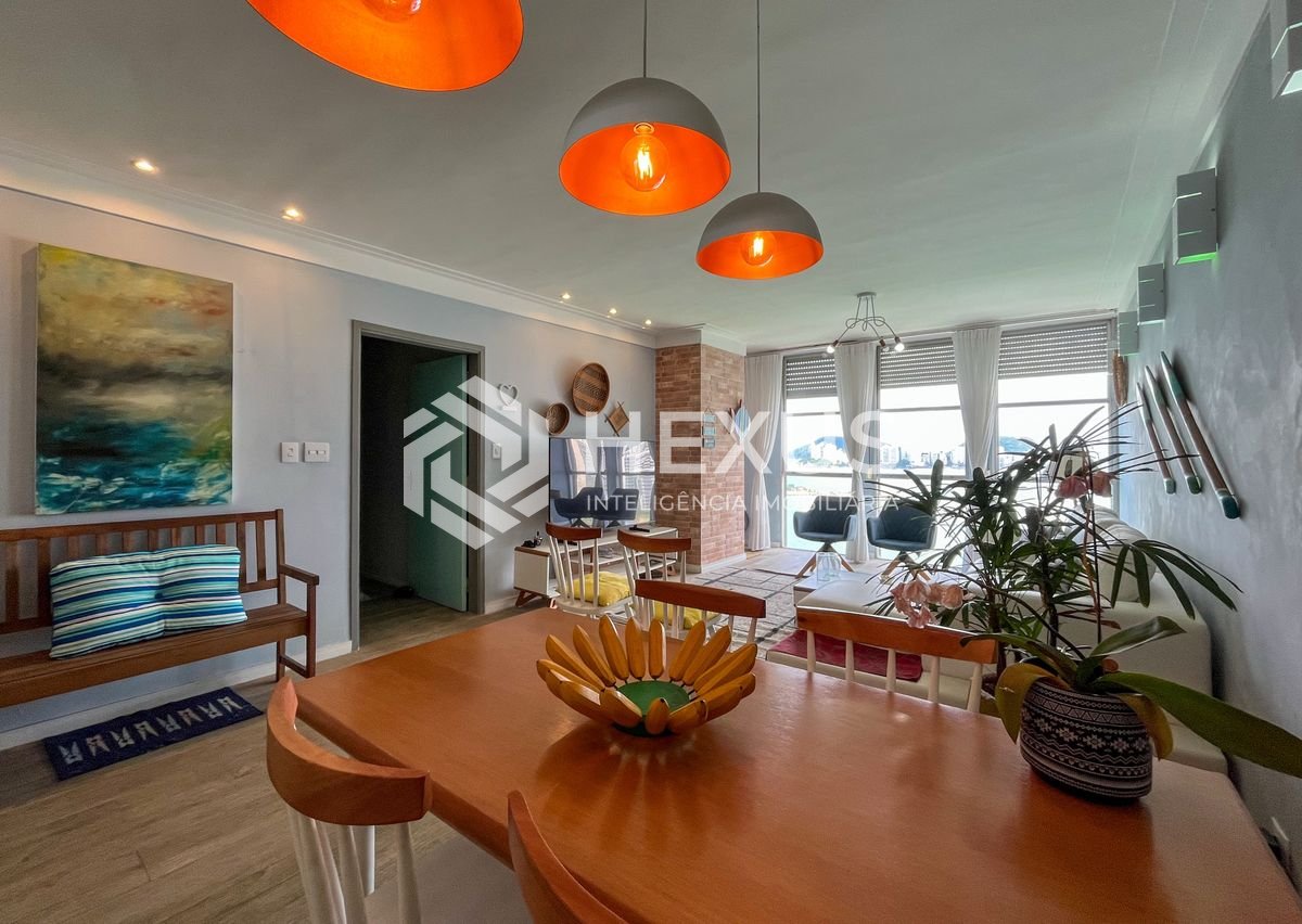 Foto 5 de Apartamento frente mar com vista mar na Praia das Pitangueiras, Guaruja