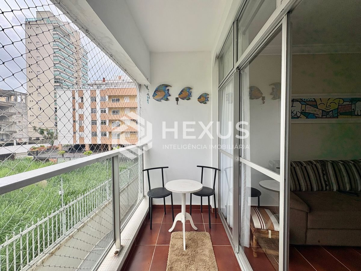 Foto 3 de Apartamento com varanda na Praia da Enseada, Guaruja