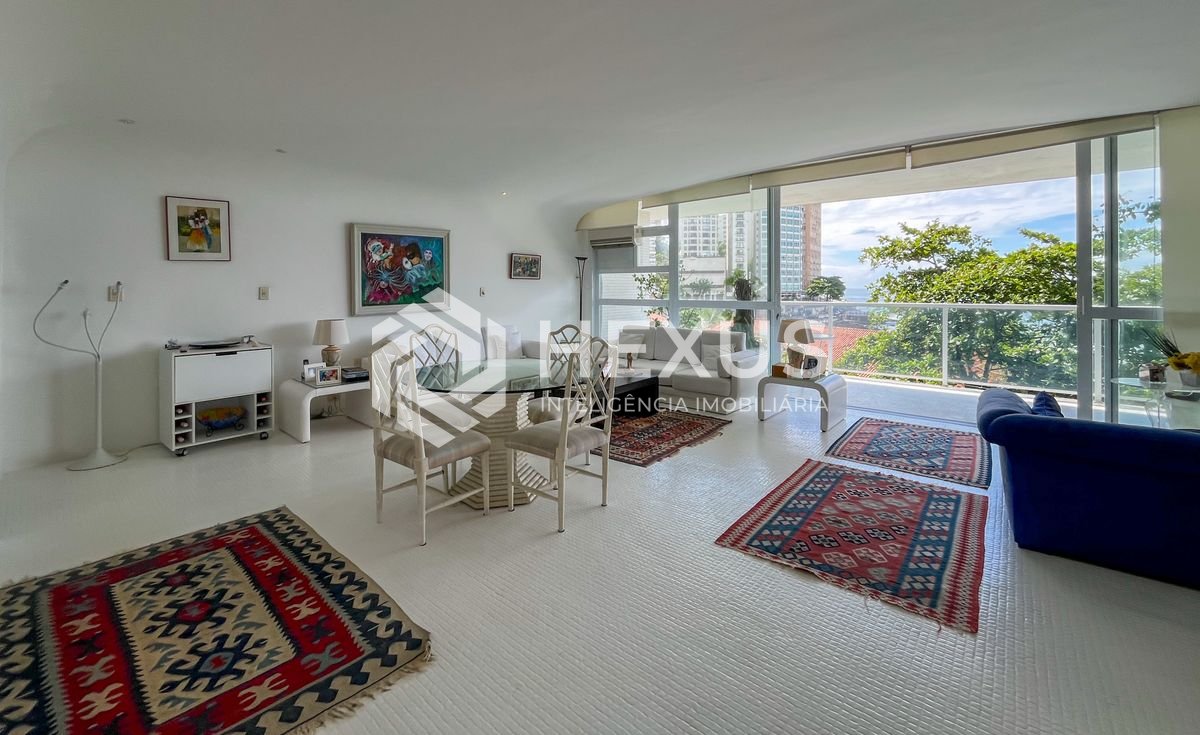 Foto 5 de Apartamento frente mar com varanda vista mar e lazer na Praia das Pitangueiras, Guaruja